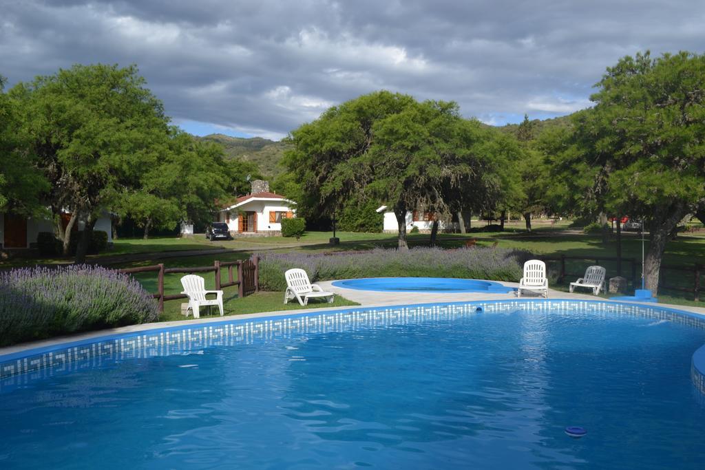 Cabañas Los Algarrobos Villa General Belgrano Exterior foto